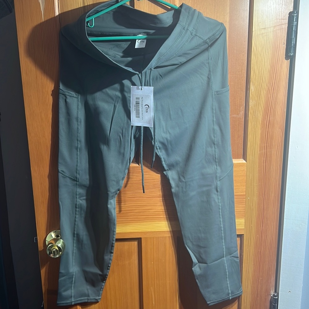 Zyia sage locket drawstring leggings